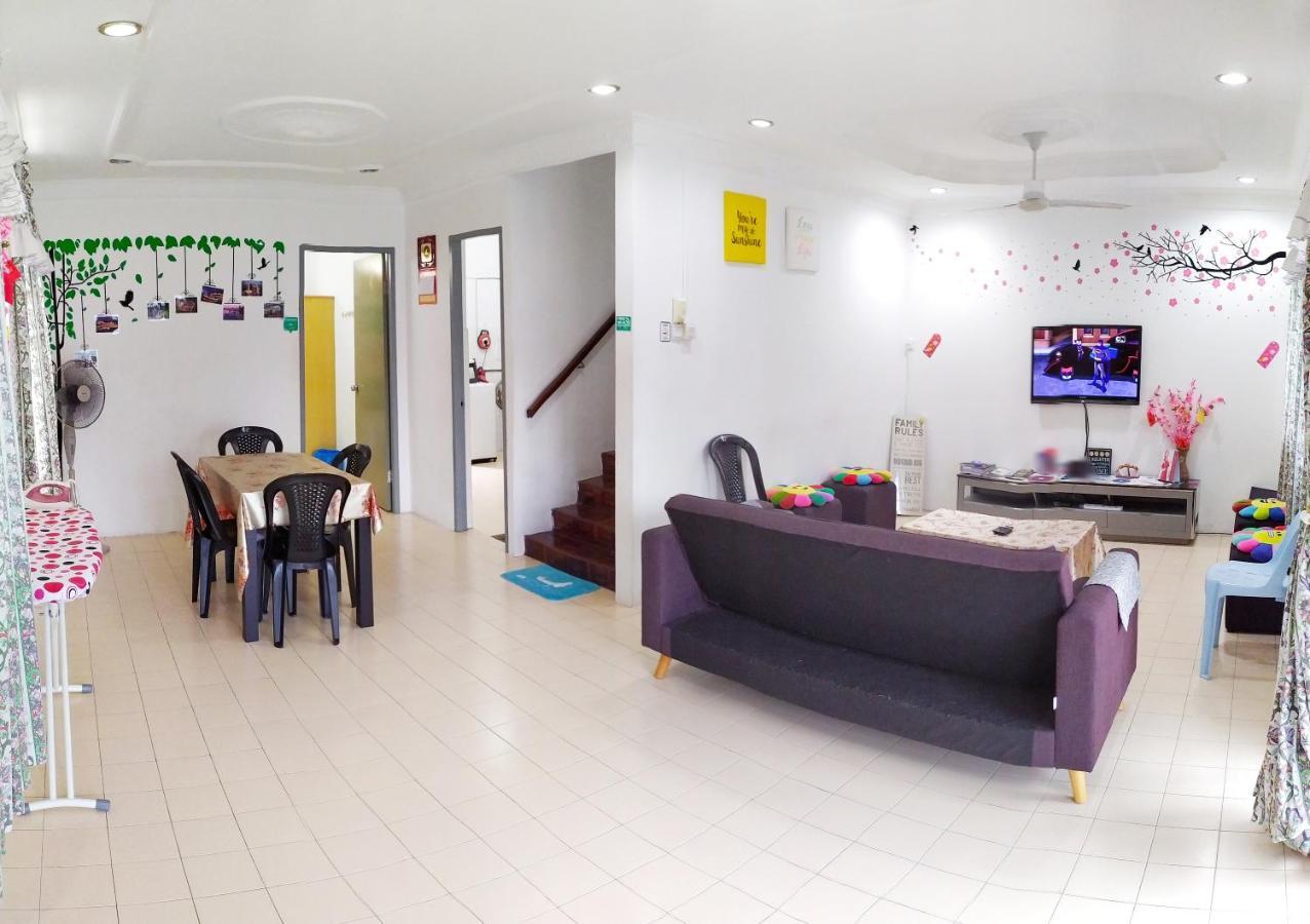 H Homestay Sibu - 1000Mbps 1Gbps Wifi, Astro & Auto Gate Parking Semi Detached House! Luaran gambar